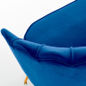 На фото вигляд зверху підлокітника дивану на хромованих ніжках  AMORINITO XL HALMAR в оббивці синього кольору
