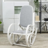 На фото кресло-качалка MAX BIS PLUS HALMAR (белый) в интерьере